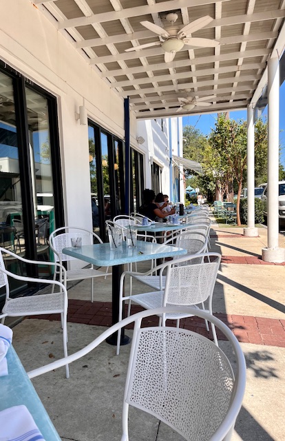 Lakeview Restaurant with Outdoor Seating